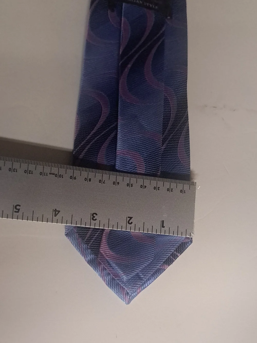 AMANTI ITALIAN Style Blue Swirl Men's Tie .